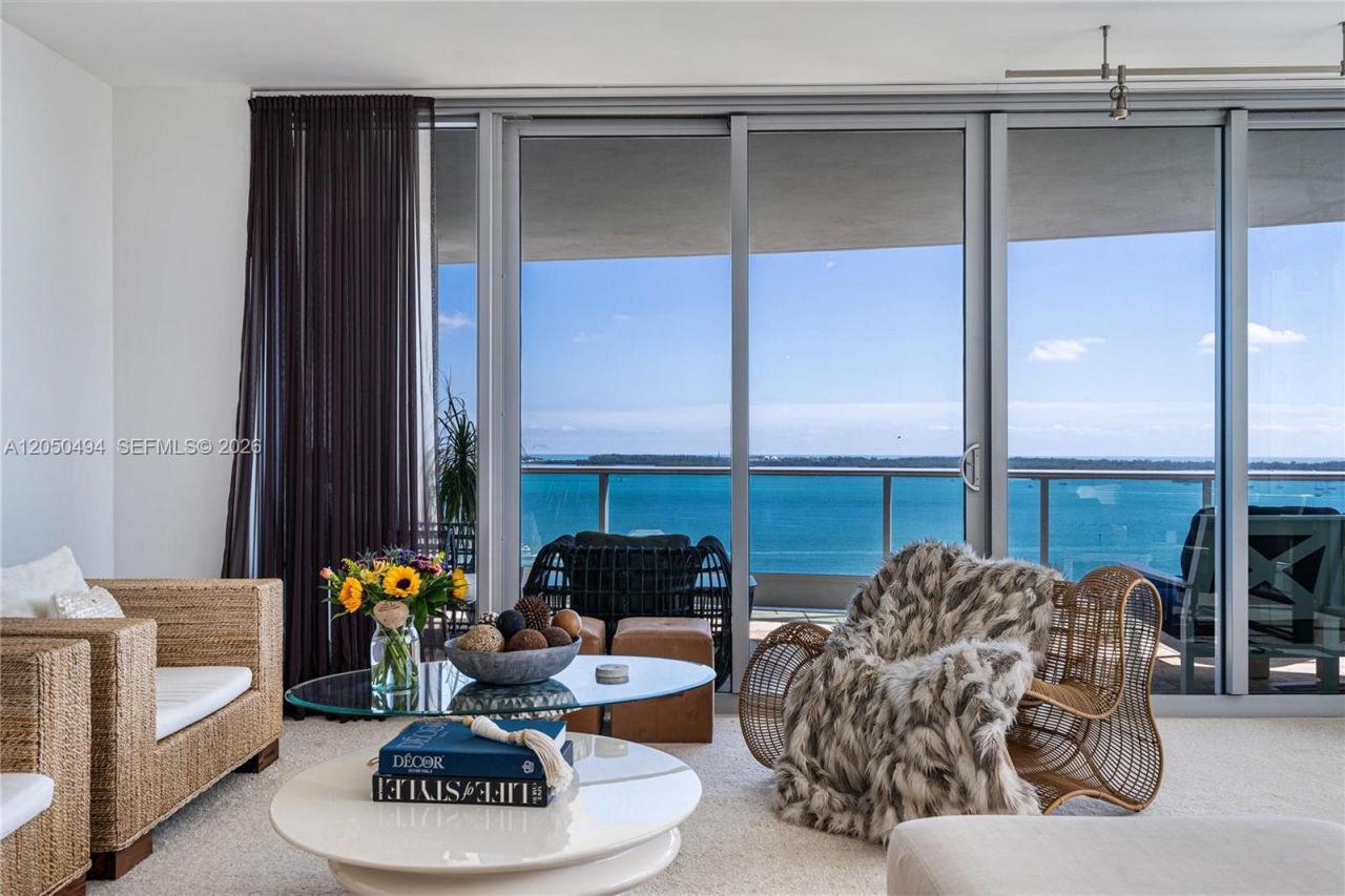 1331 Brickell Bay Dr, Unit 1611, Miami, FL 33131 Photo