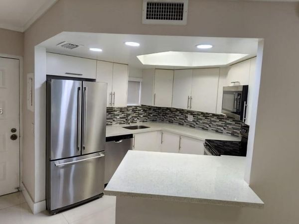 8205 Lake Dr , Unit 101, Doral, FL 33166
