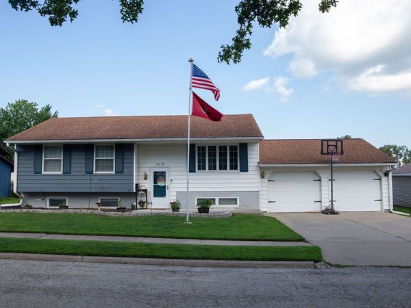 1015 Suncrest Drive , Fulton, IL 61252