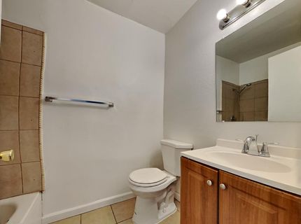 5644 Odea Dr, Sacramento, CA 95824 Photo