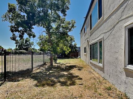 5644 Odea Dr, Sacramento, CA 95824 Photo
