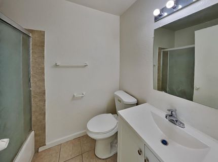 5644 Odea Dr, Sacramento, CA 95824 Photo