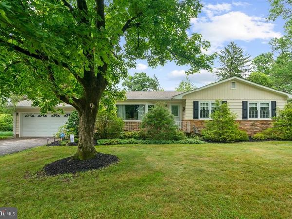 11 MEADOWBROOK ROAD, FLEMINGTON, NJ 08822