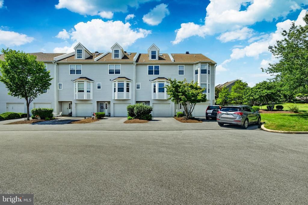 335 HUNTINGTON COURT, WEST CHESTER, PA 19380