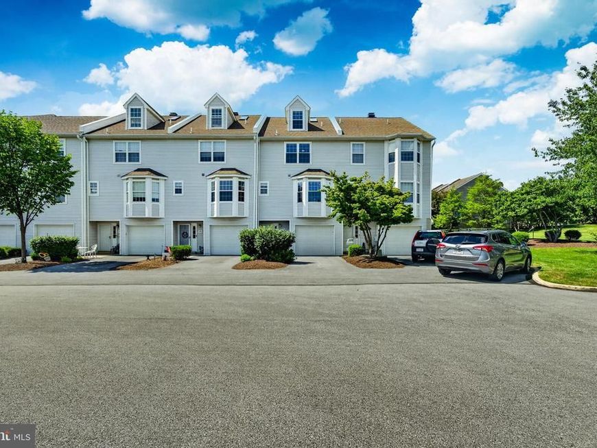 335 Huntington Court, Unit 31, West Chester, PA 19380 Main Photo