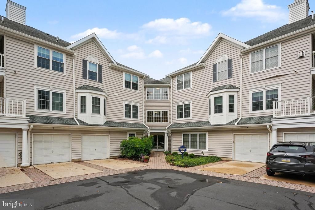 42 W COLLEGE AVENUE, YARDLEY, PA 19067