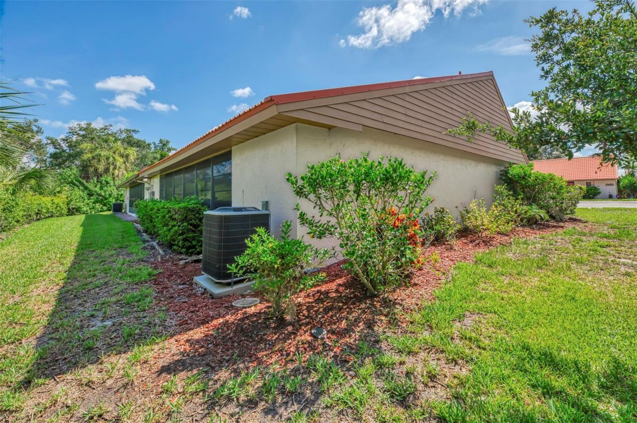 6698 Draw Lane, Unit 140, Sarasota, FL 34238 Photo