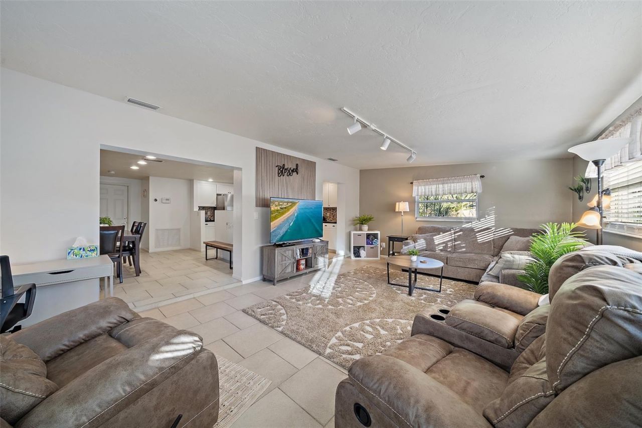 3376 7th Street, Sarasota, FL 34237 Photo
