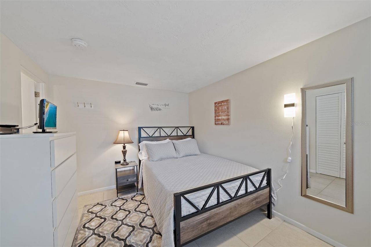 3376 7th Street, Sarasota, FL 34237 Photo