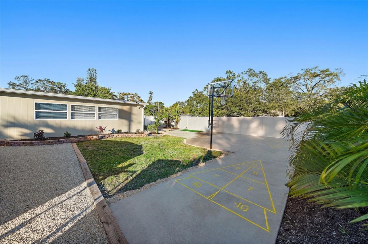 3376 7th Street, Sarasota, FL 34237 Photo