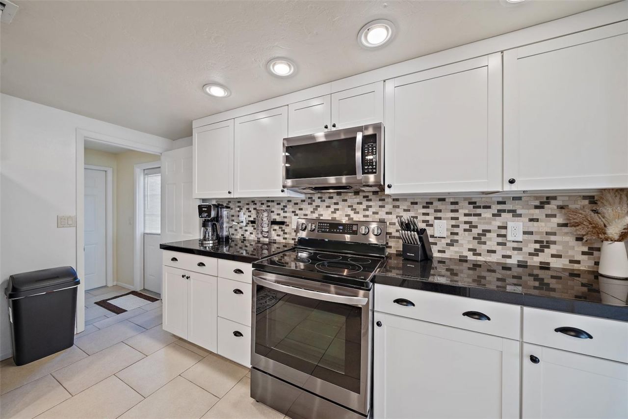 3376 7th Street, Sarasota, FL 34237 Photo