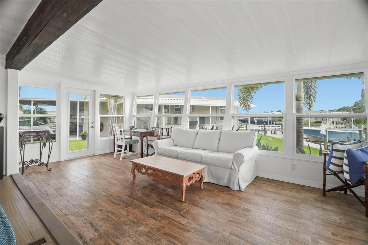7162 Mount Arlington Drive Ne, Unit 417, Saint Petersburg, FL 33702 Photo
