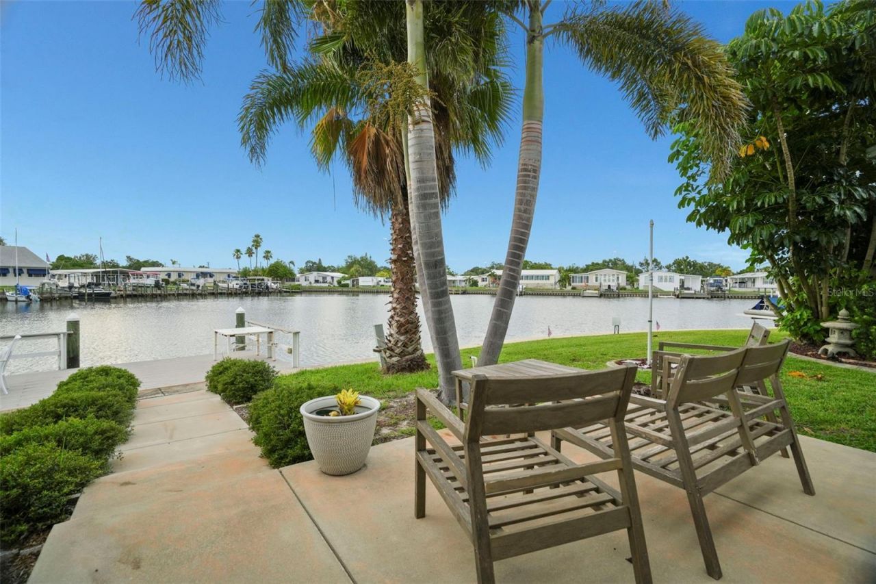 7162 Mount Arlington Drive Ne, Unit 417, Saint Petersburg, FL 33702 Photo