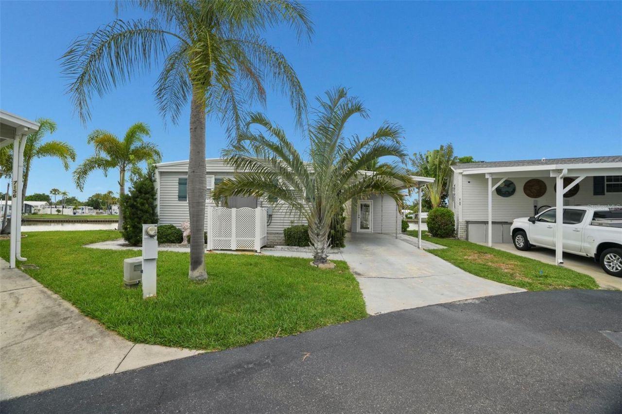 7162 Mount Arlington Drive Ne, Unit 417, Saint Petersburg, FL 33702 Photo