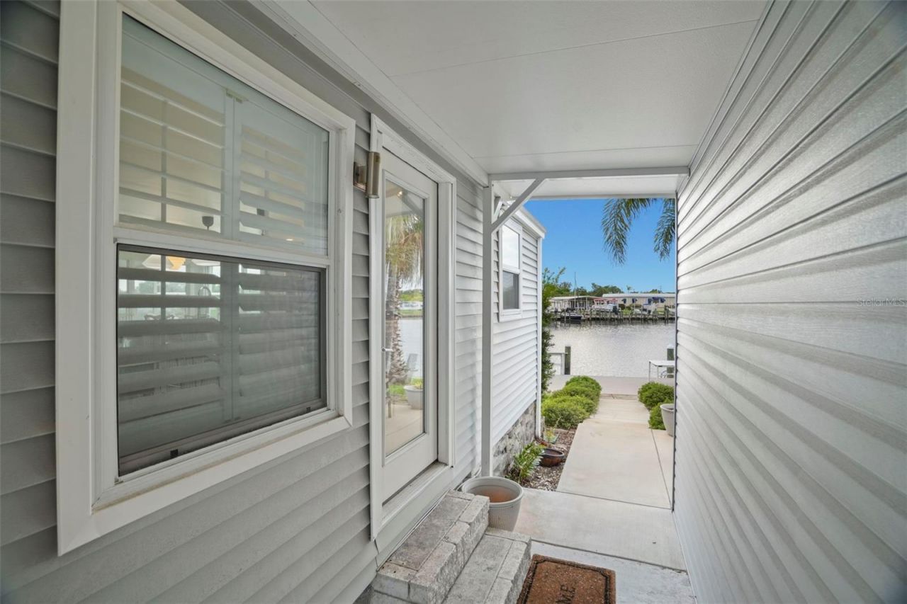 7162 Mount Arlington Drive Ne, Unit 417, Saint Petersburg, FL 33702 Photo
