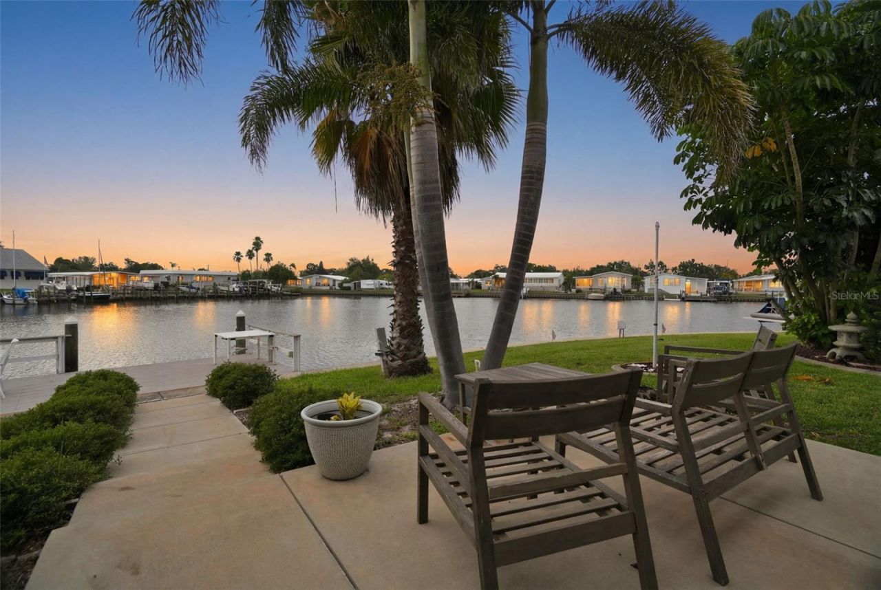 7162 Mount Arlington Drive Ne, Unit 417, Saint Petersburg, FL 33702 Photo