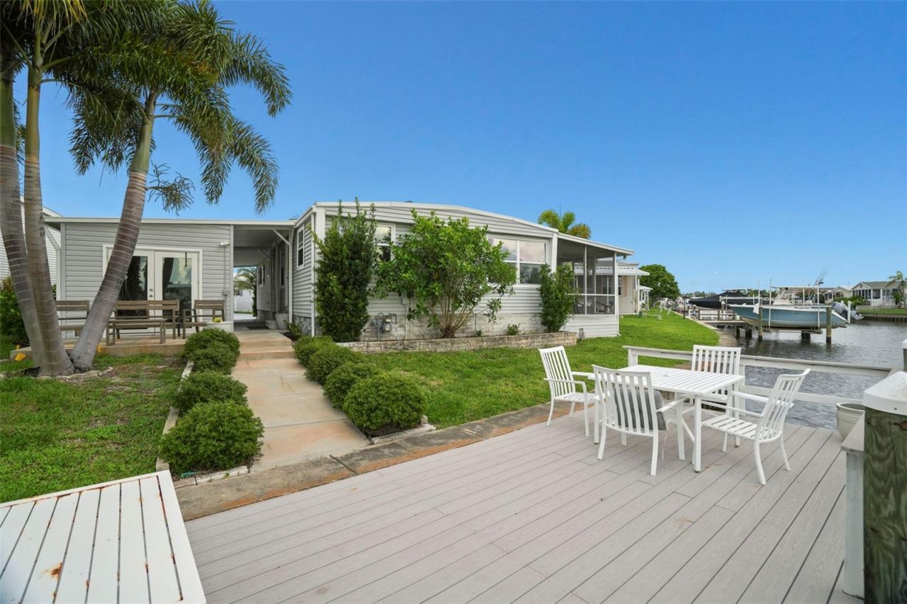 7162 Mount Arlington Drive Ne, Unit 417, Saint Petersburg, FL 33702 Photo