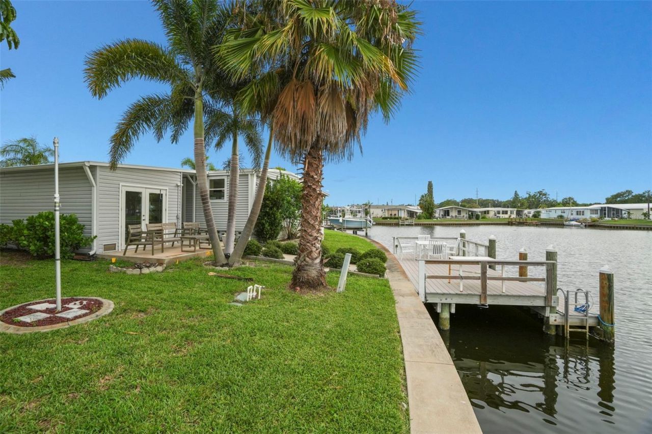 7162 Mount Arlington Drive Ne, Unit 417, Saint Petersburg, FL 33702 Photo