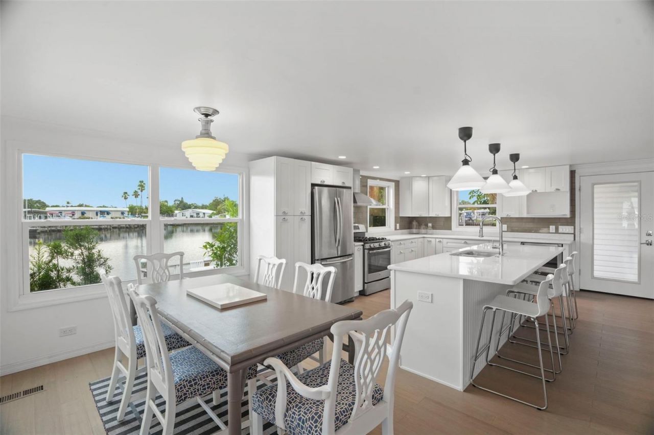 7162 Mount Arlington Drive Ne, Unit 417, Saint Petersburg, FL 33702 Photo
