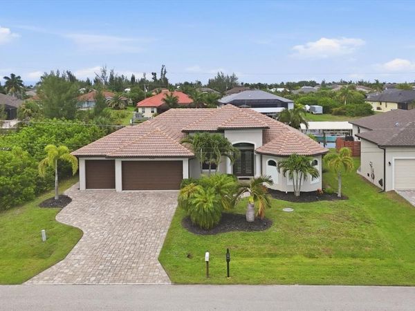 8330 TRACY CIRCLE , PORT CHARLOTTE, FL 33981