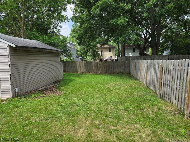 976 Neptune Avenue, Akron, OH 44301 Photo 2
