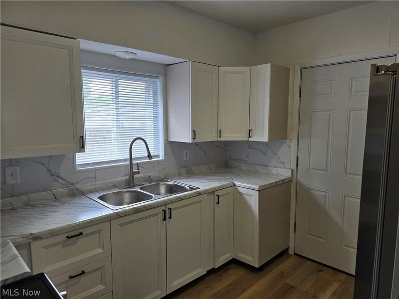 976 Neptune Avenue, Akron, OH 44301 Photo 3