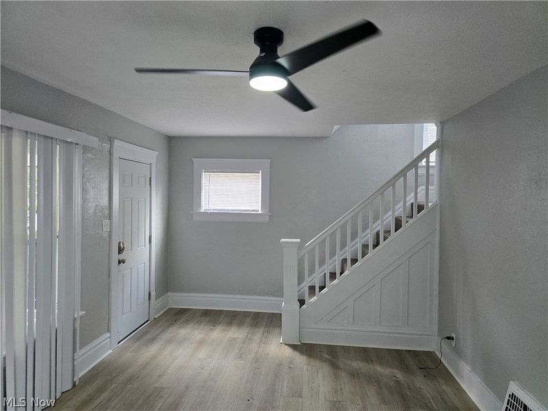 976 Neptune Avenue, Akron, OH 44301 Photo 7