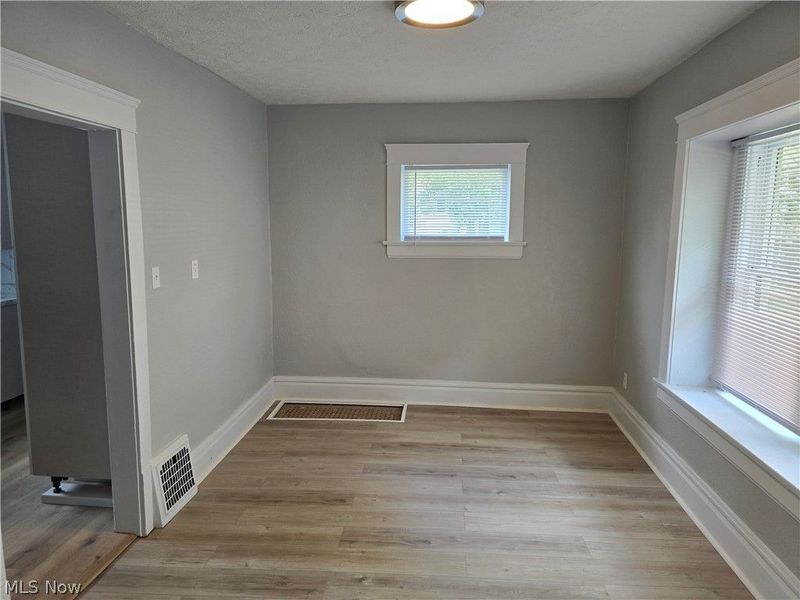 976 Neptune Avenue, Akron, OH 44301 Photo 8