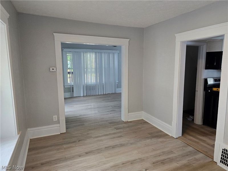 976 Neptune Avenue, Akron, OH 44301 Photo 9