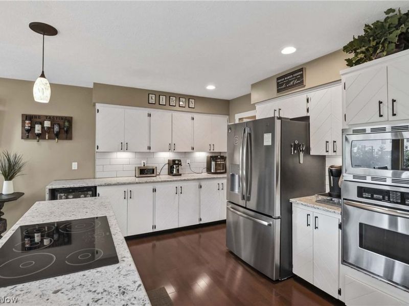 31115 Roxbury Park Drive, Bay Village, OH 44140 Photo 16