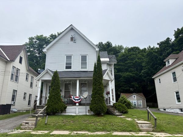 12 6th Street, Gloversville, NY 12078