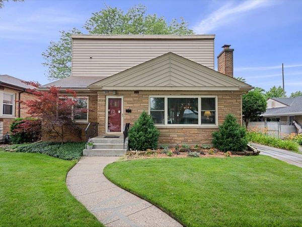 7448 Keeler Avenue , Skokie, IL 60076