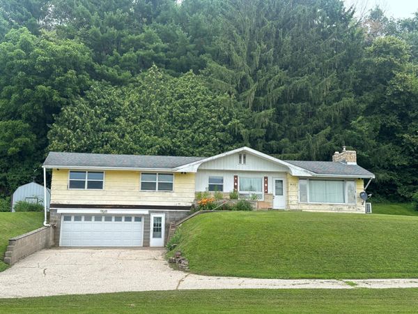 S1632 State Road 35, Alma, WI 54610
