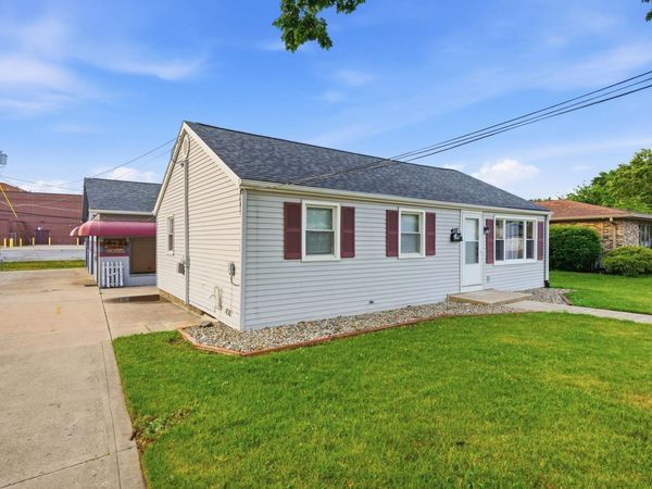 407 E Wayne Street, Kendallville, IN 46755
