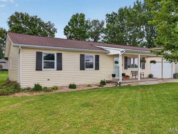 1230 Ellwood Drive , Breese, IL 62230