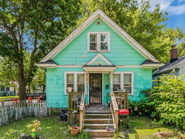 4201 W Sieben Pl, Milwaukee, WI 53216