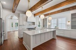 175 1/2 Wentworth Street photo 4