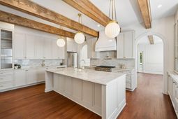 175 1/2 Wentworth Street photo 4