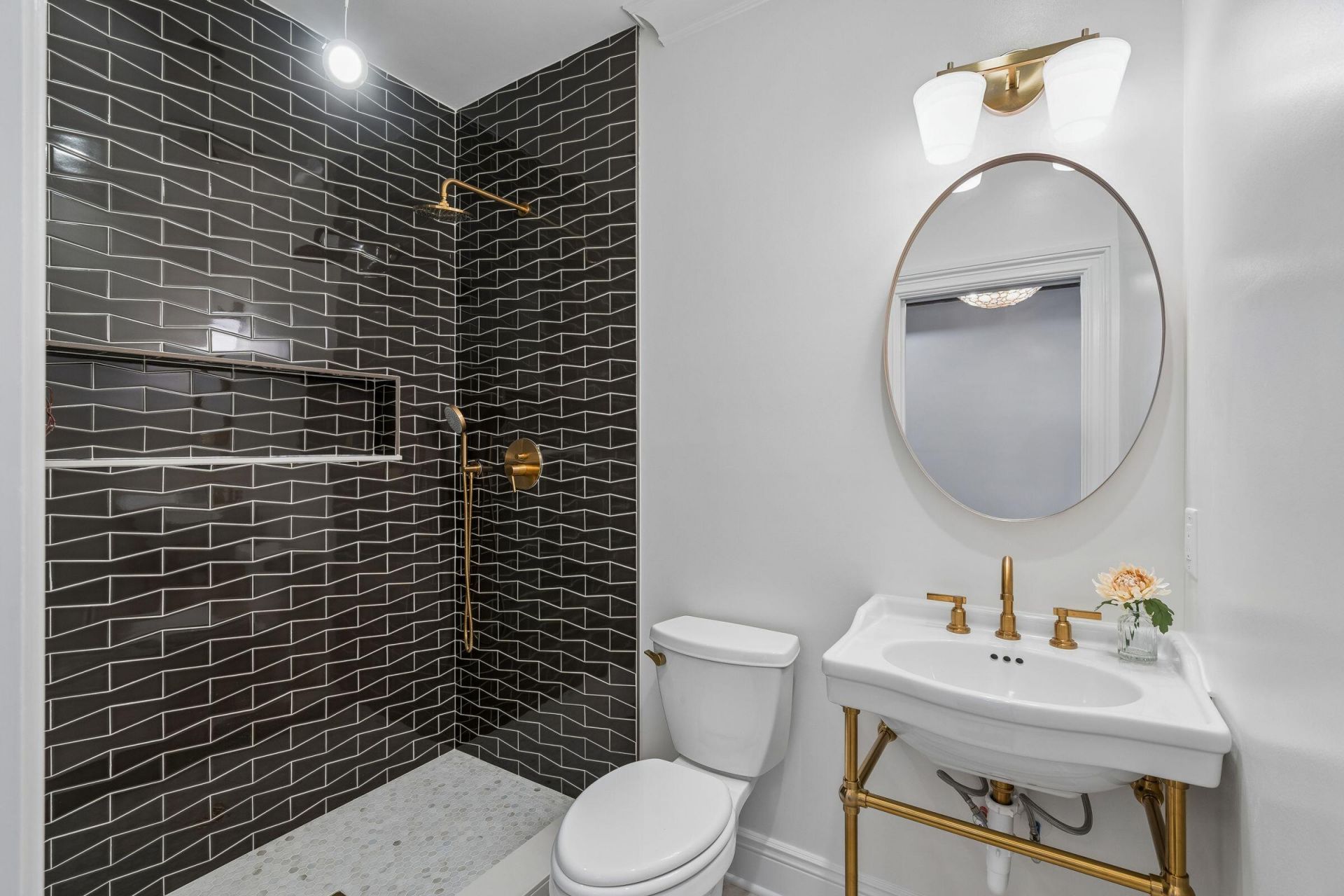 175 1/2 Wentworth Street Photo 57