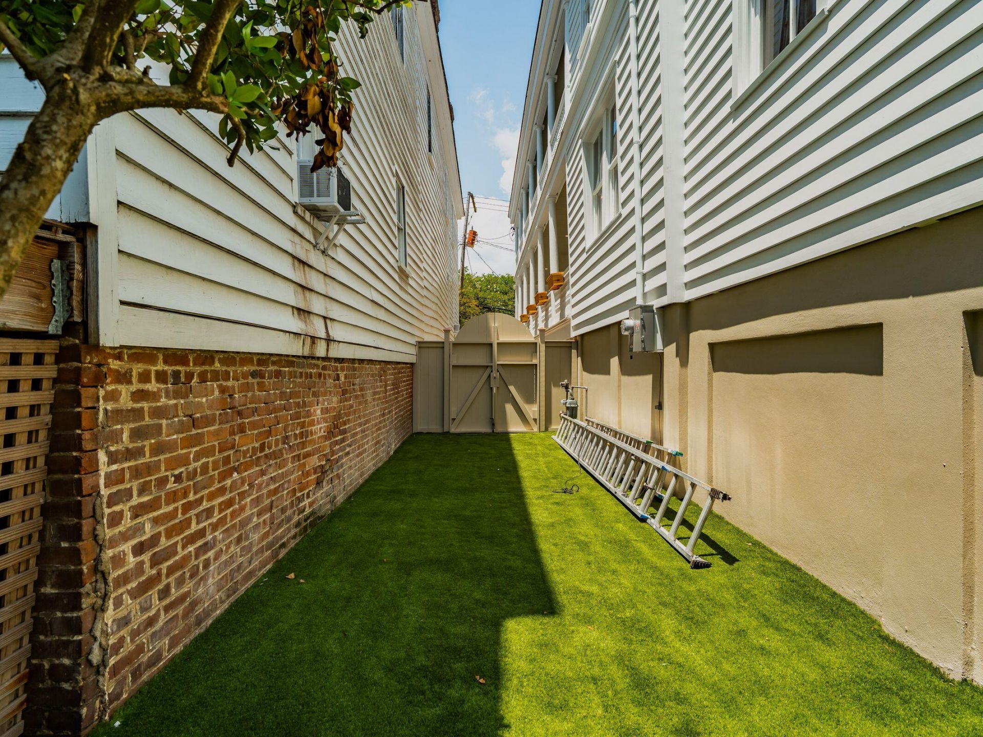 175 1/2 Wentworth Street Photo 83