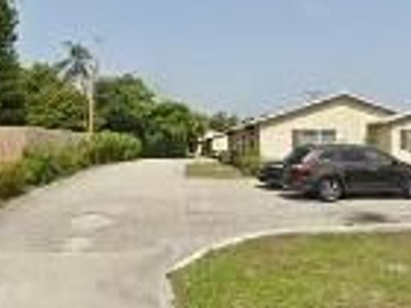 2891 Gulfstream Road, Palm Springs, FL 33461