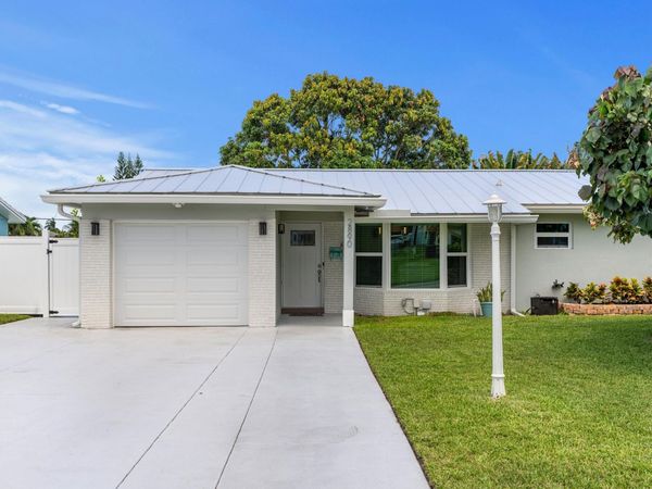2890 SE 1st Court, Boynton Beach, FL 33435