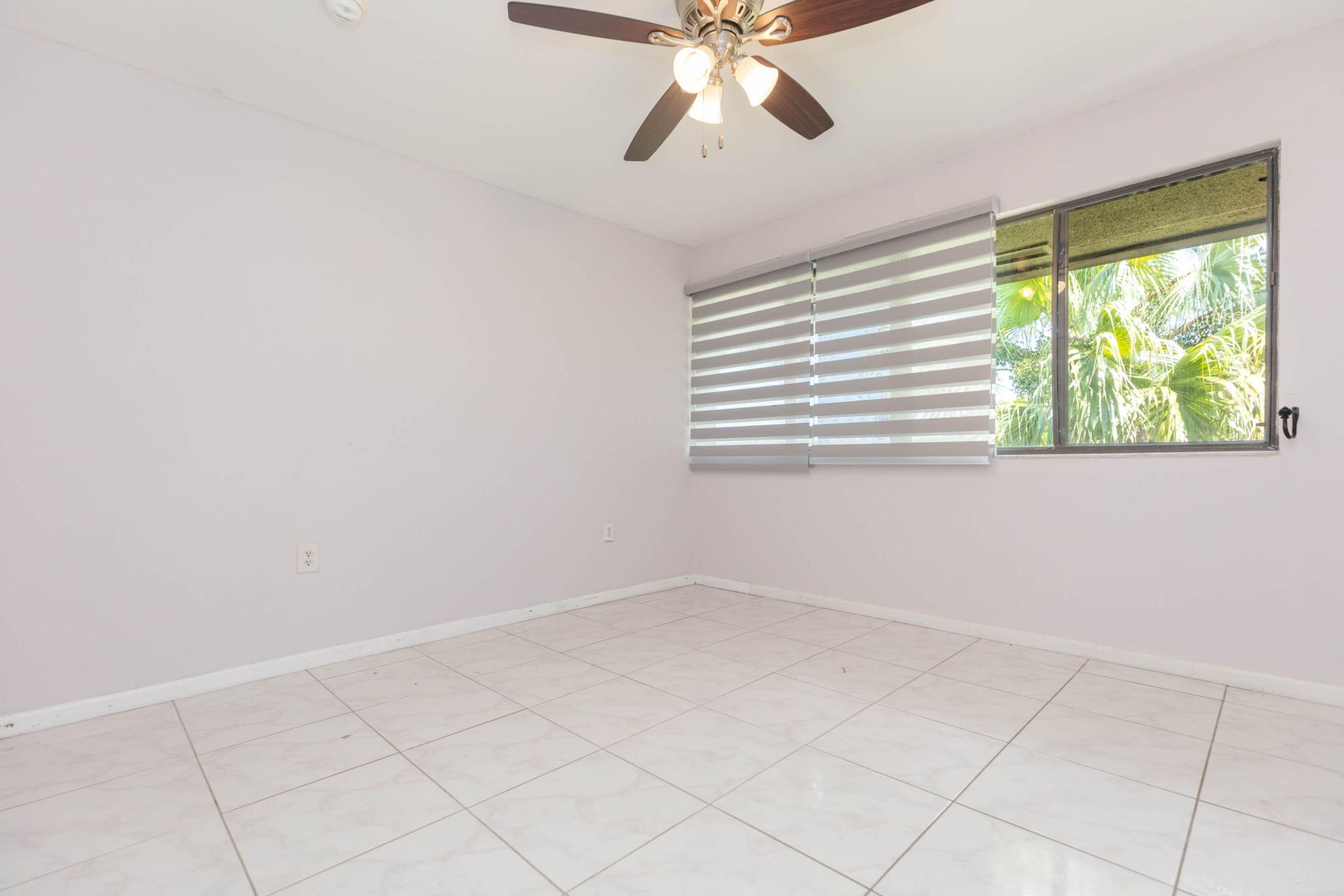 895 N Village Drive N, Unit 204, Saint Petersburg, FL 33716 Photo