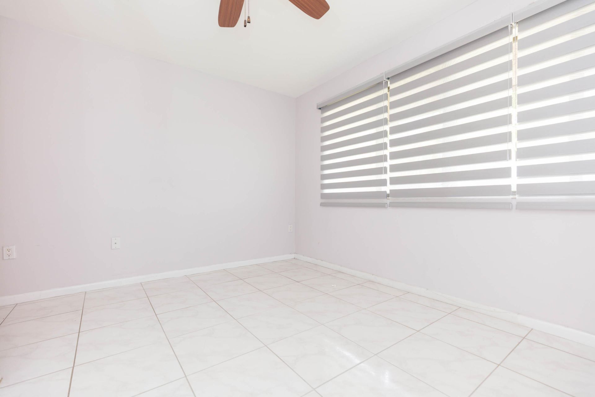 895 N Village Drive N, Unit 204, Saint Petersburg, FL 33716 Photo