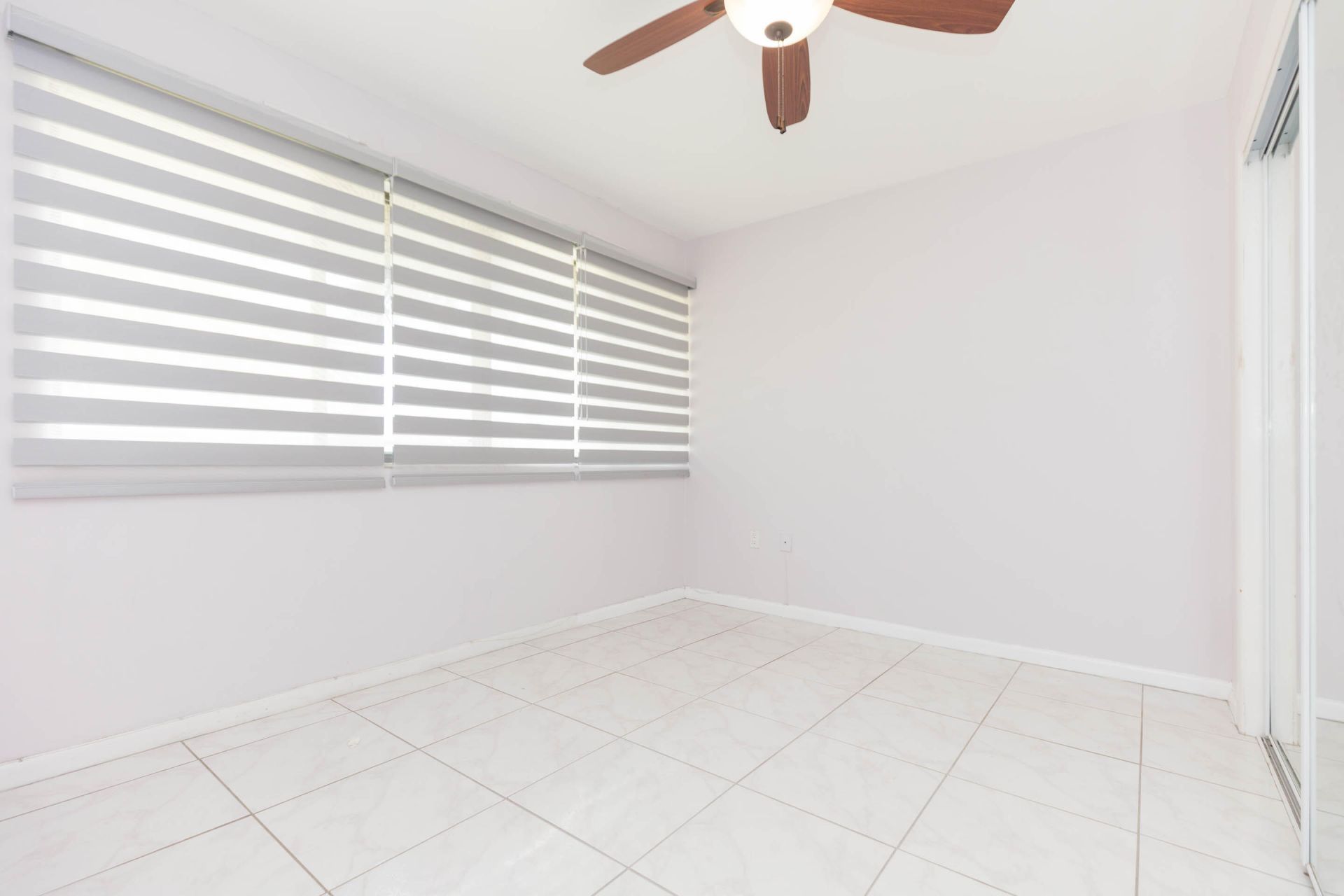 895 N Village Drive N, Unit 204, Saint Petersburg, FL 33716 Photo