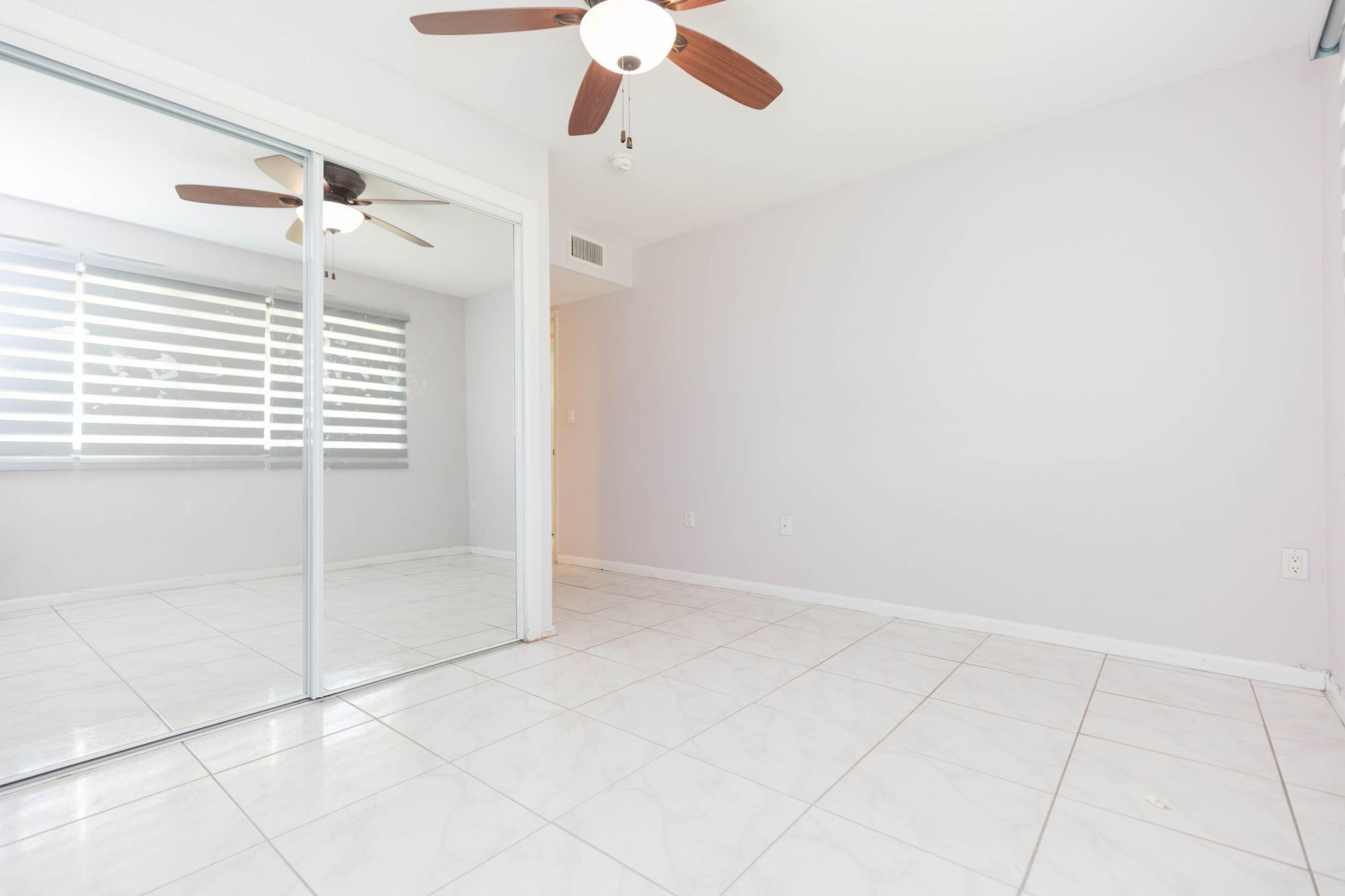 895 N Village Drive N, Unit 204, Saint Petersburg, FL 33716 Photo