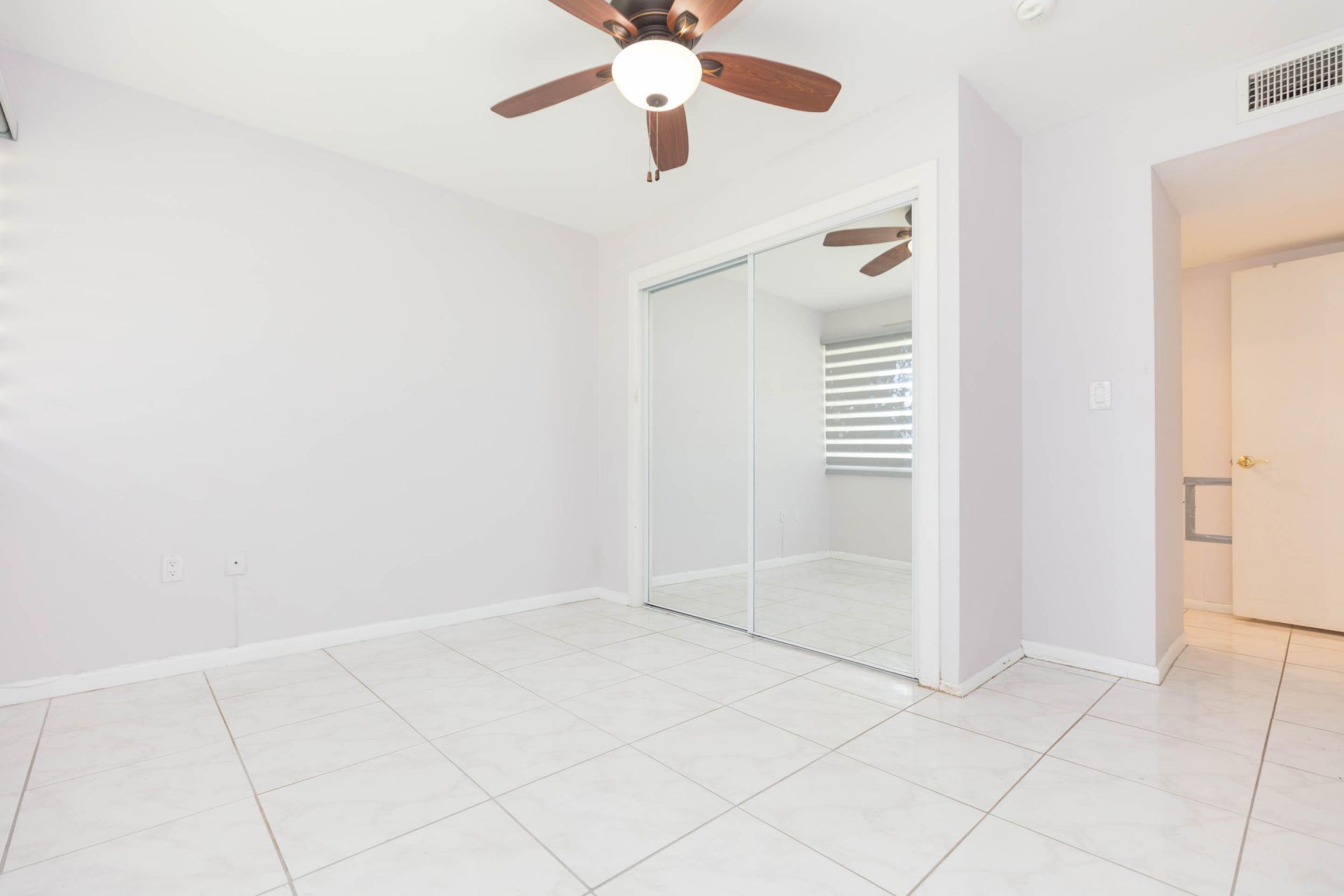 895 N Village Drive N, Unit 204, Saint Petersburg, FL 33716 Photo