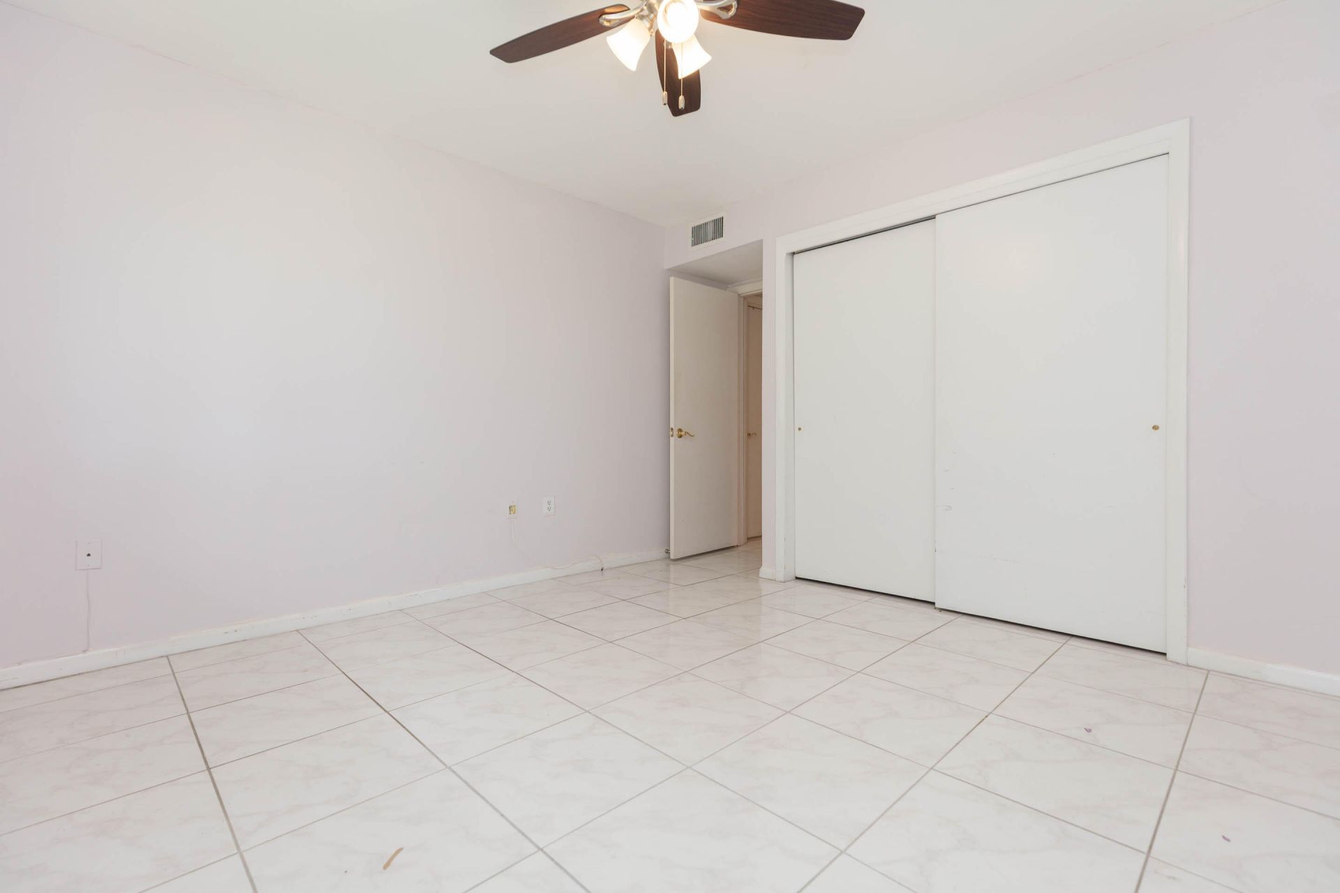 895 N Village Drive N, Unit 204, Saint Petersburg, FL 33716 Photo