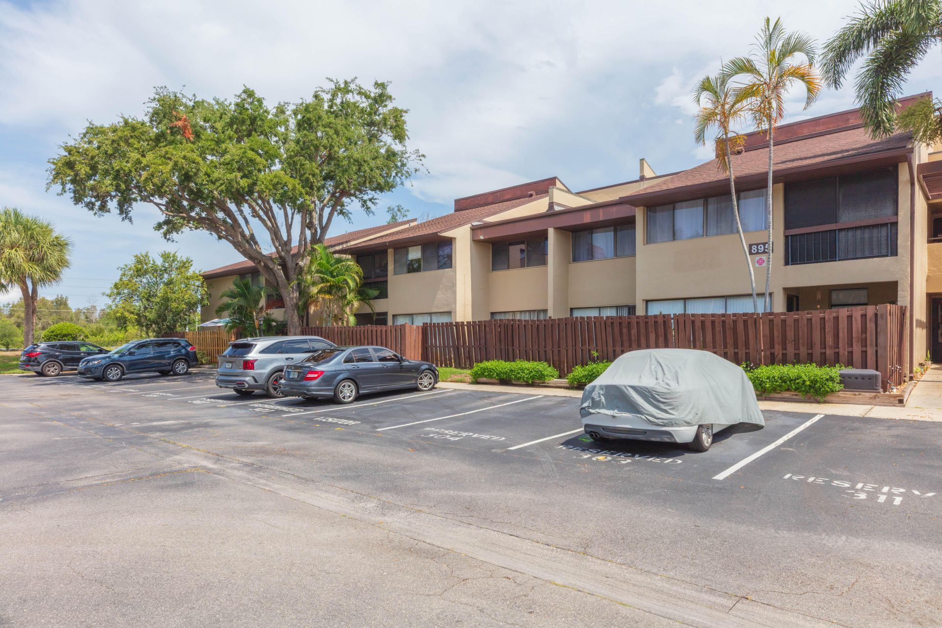 895 N Village Drive N, Unit 204, Saint Petersburg, FL 33716 Photo