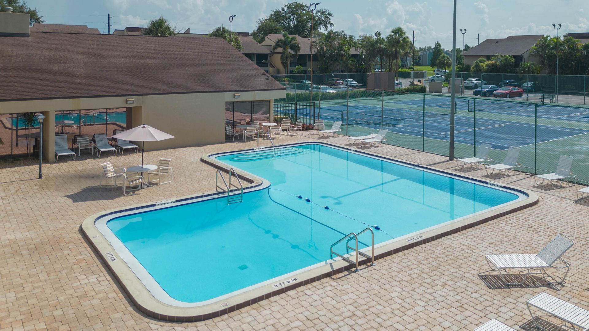 895 N Village Drive N, Unit 204, Saint Petersburg, FL 33716 Photo